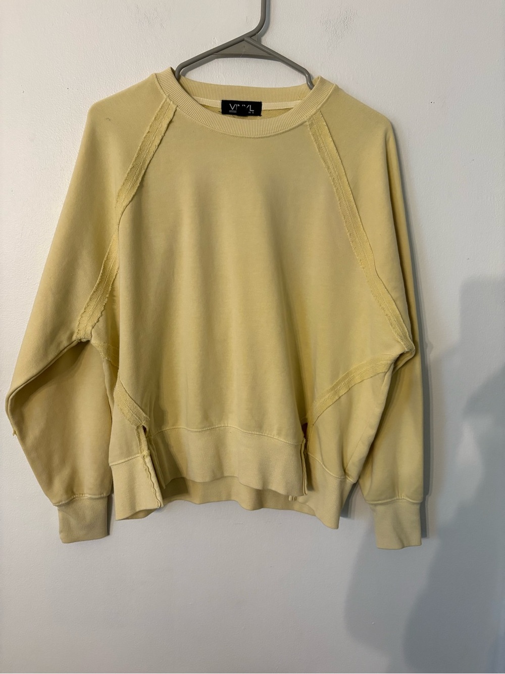 VPL Lemon Drop Relaxed Raglan Sweatshirt